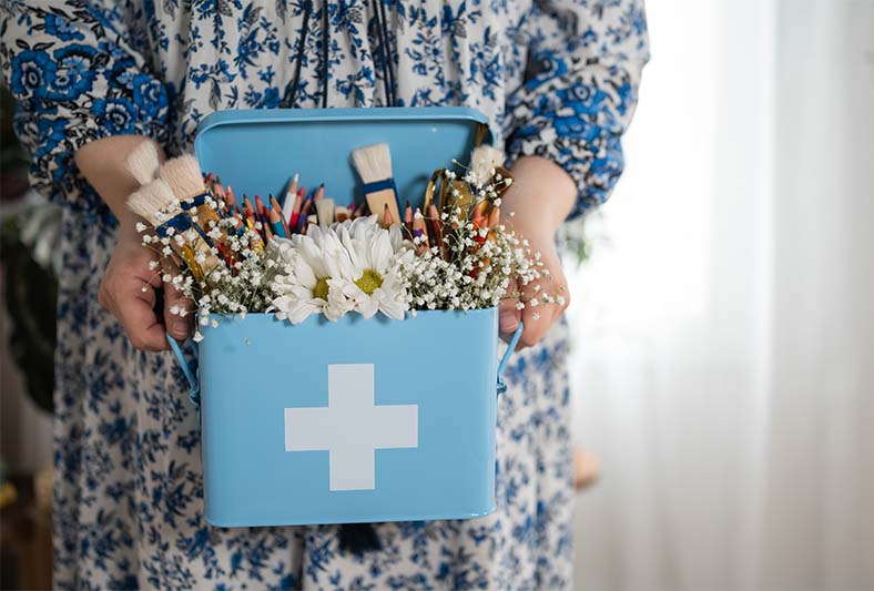 what to expect from an art workshop with cris